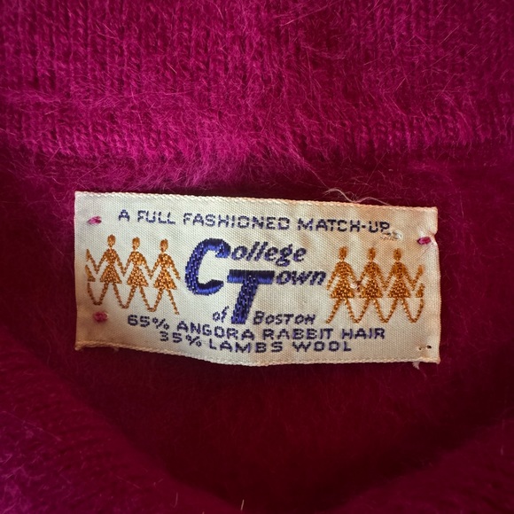 Vintage Angora Rabbit Hair & Lambswool 3/4 Sleeve Purple Sweater College Town - Picture 4 of 10